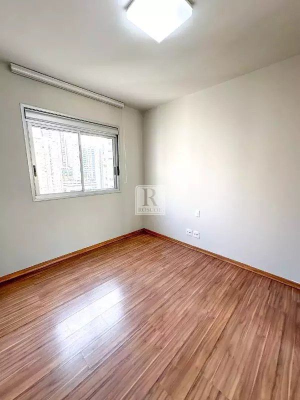 Roscoe imobiliaria no vila da serra